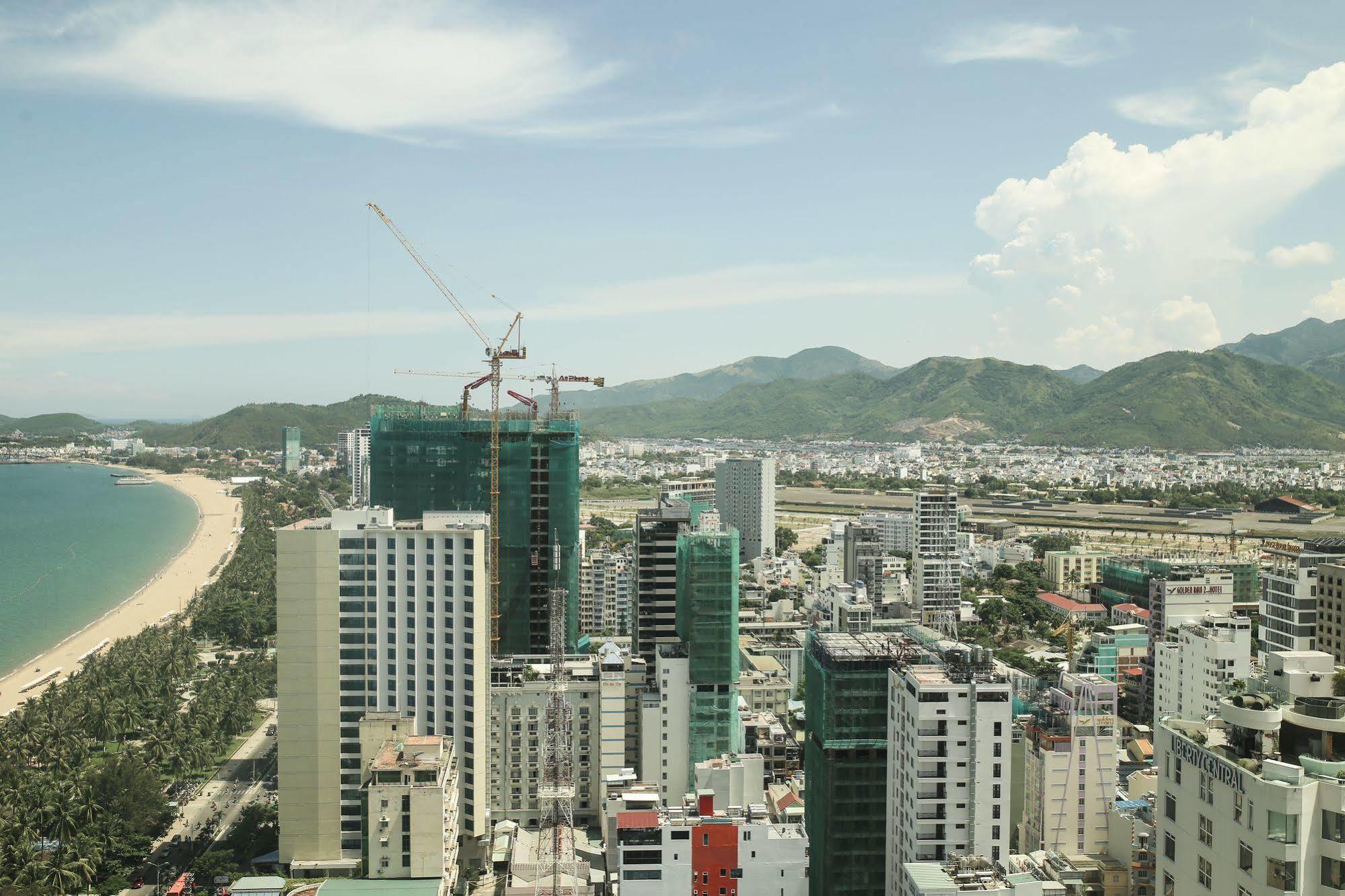 โกลด์ โอเชียน อพาร์ตเมนต์ ญาจัง Hotel ญาจาง ภายนอก รูปภาพ